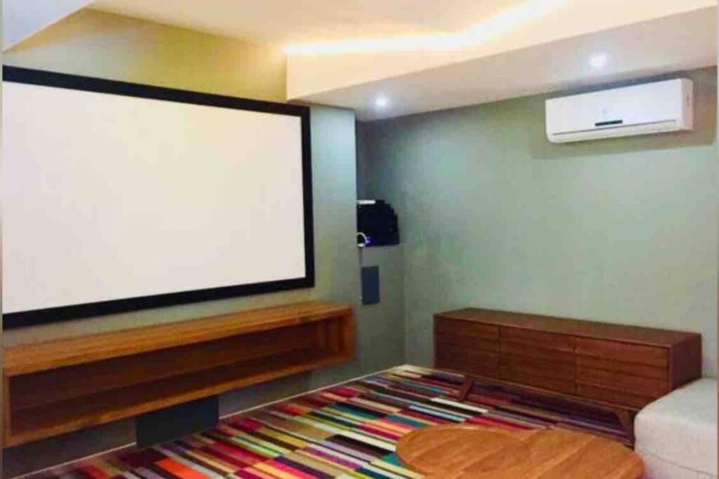 Your Exclusive Studio In The City - Top Amenities & Services For Free!! ปลายาเดลการ์เมน ภายนอก รูปภาพ